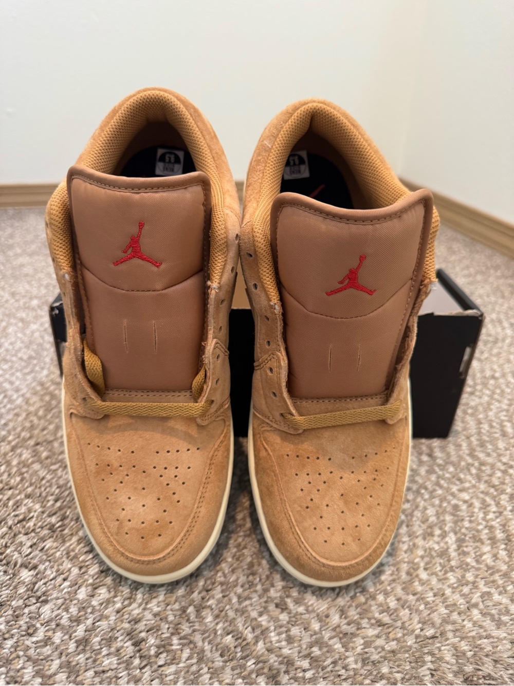 Jordan 1 Low SE "Flax/Varsity Red/White" - Picture 5 of 7